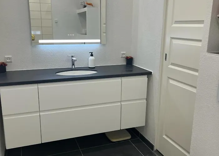 Private In Center Of * Биллунн